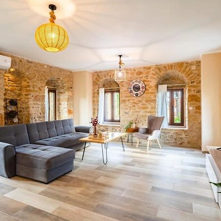 Mantineia Stone Villa-An Ethereal Getaway Megali Mantineia Екстер'єр фото