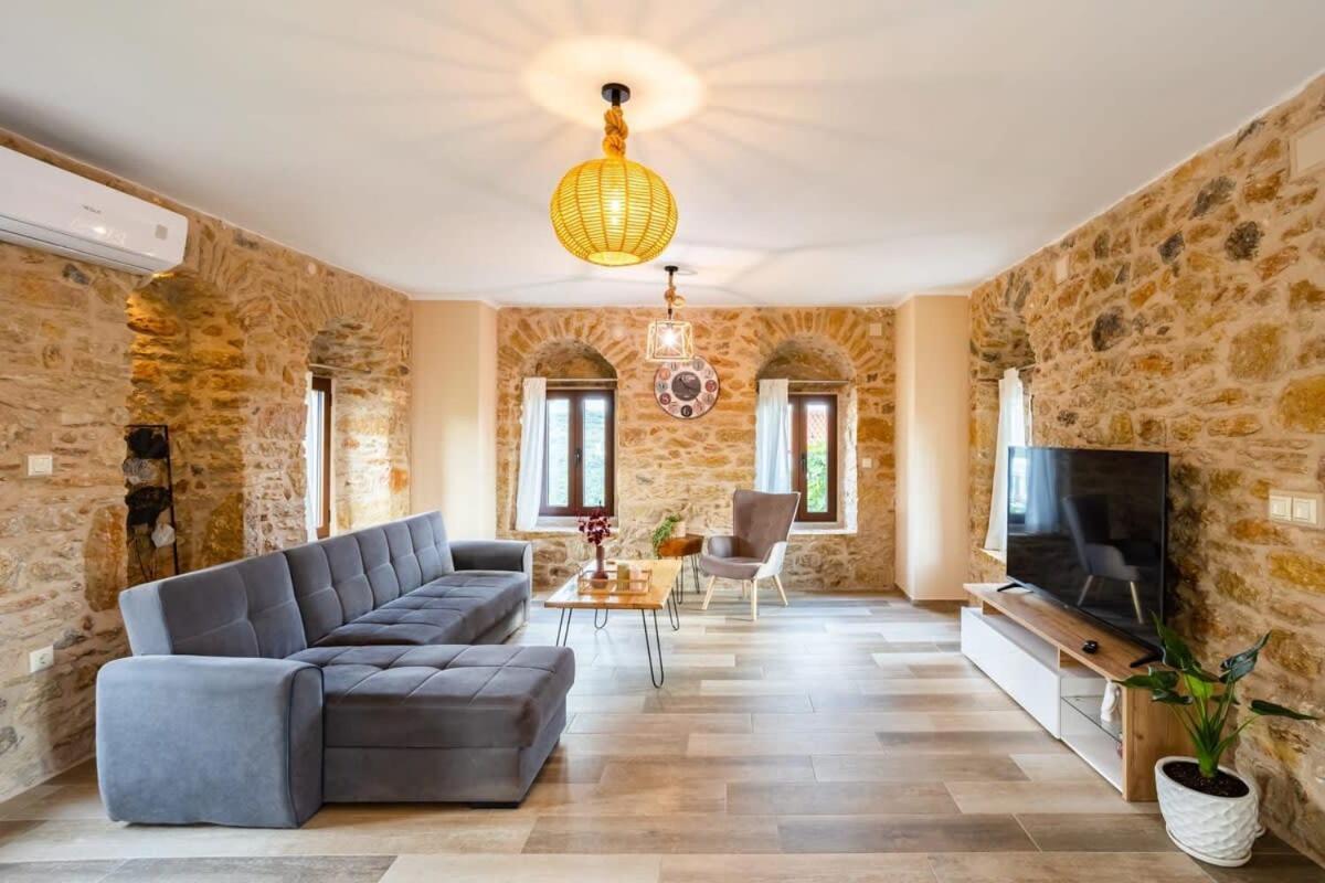 Mantineia Stone Villa-An Ethereal Getaway Megali Mantineia Екстер'єр фото