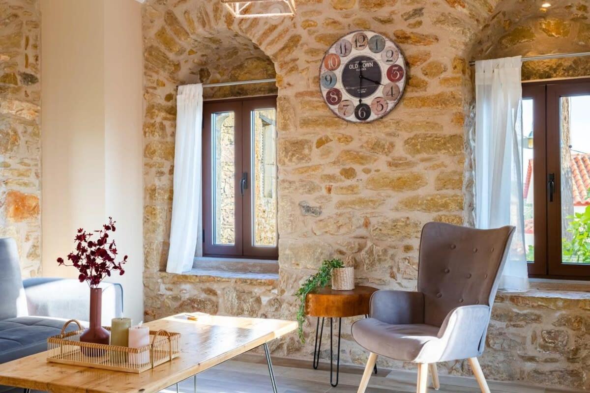 Mantineia Stone Villa-An Ethereal Getaway Megali Mantineia Екстер'єр фото
