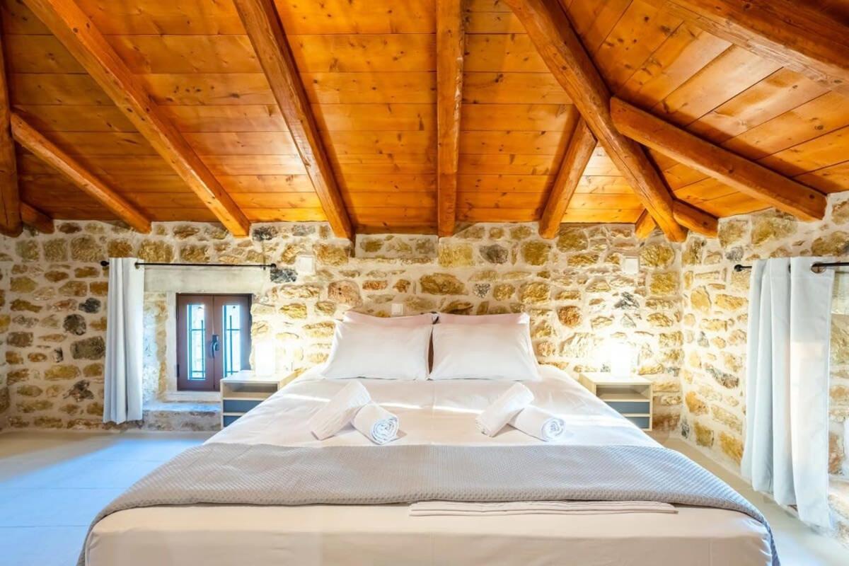 Mantineia Stone Villa-An Ethereal Getaway Megali Mantineia Екстер'єр фото