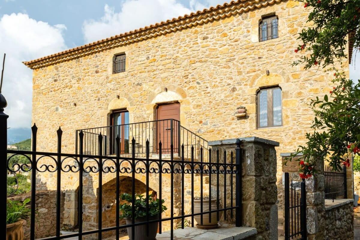 Mantineia Stone Villa-An Ethereal Getaway Megali Mantineia Екстер'єр фото